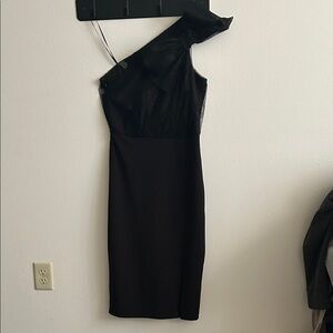 Elegant Express Black One-Shoulder Sheer Ruched Asymetrical Neckline Bow Dress.S